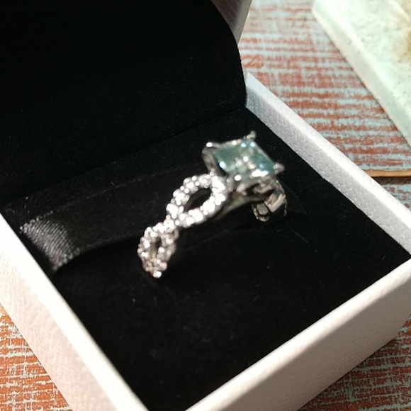 Light aqua princess moissanite ring twist band - Picture 3 of 4